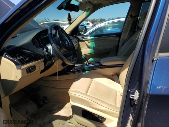 2011 BMW X5 35i with VIN 5UXZV4C55BL409215, listed as a Copart auction lot 53169885 with 166,012 mi miles and Clean Title. Bid and sale history available at carsss.com. Image 7.
