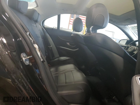 2017 Mercedes-Benz C 300 с VIN 55SWF4KB9HU188107, выставлен на аукционе Copart как лот 63483215 с пробегом 34 001 миль миль и Списание • Salvage title. История ставок и продаж доступна на DreamBid. Изображение 10.