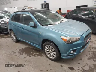 2011 Mitsubishi Outlander SE z VIN JA4AR4AU3BZ002224, wystawiony jako IAAI lot #41586882 z przebiegiem 194 065 mil mil oraz . Historia ofert i sprzedaży dostępna na DreamBid. Obrazek 1.