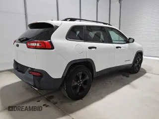2017 Jeep Cherokee Altitude z VIN 1C4PJLAS5HW593487, wystawiony jako Copart lot #56229345 z przebiegiem 75 204 mil mil oraz Czysty tytuł • Clean title. Historia ofert i sprzedaży dostępna na DreamBid. Obrazek 3.