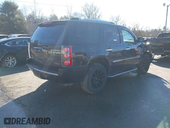 2014 GMC Yukon Denali with VIN 1GKS2EEF9ER140584, listed as a IAAI auction lot 41688659 with 81,995 mi miles. Bid and sale history available at carsss.com. Image 4.