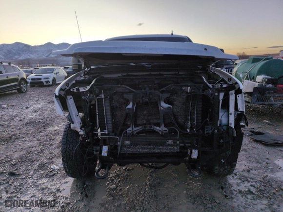 2011 GMC Sierra 2500HD SLE with VIN 1GT220CG5BZ389552, listed as a Copart auction lot 85121284 with 345,909 mi miles and Salvage Title. Bid and sale history available at carsss.com. Image 5.