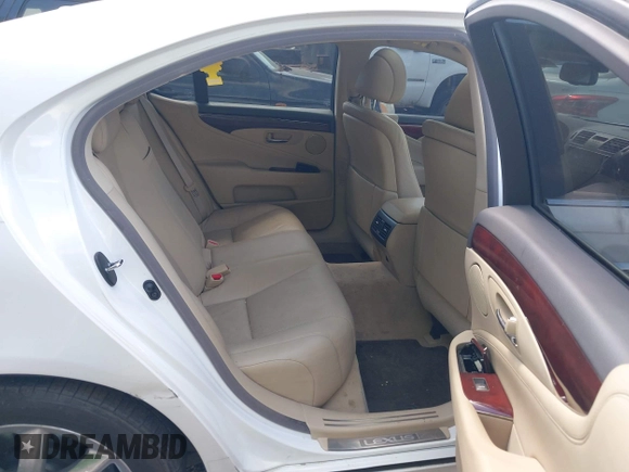 2007 Lexus LS 460 z VIN JTHBL46F675004925, wystawiony jako IAAI lot #42150011 z przebiegiem 127 444 mil mil oraz . Historia ofert i sprzedaży dostępna na DreamBid. Obrazek 8.