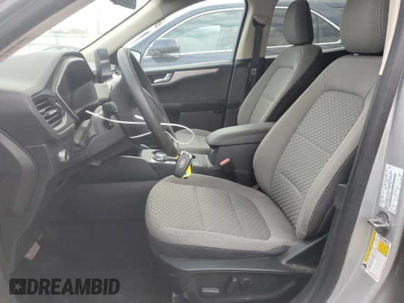 2020 Ford Escape SE z VIN 1FMCU9G66LUC74084, wystawiony jako Copart lot #55662085 z przebiegiem 71 311 mil mil oraz Szkoda całkowita • Salvage title. Historia ofert i sprzedaży dostępna na DreamBid. Obrazek 7.