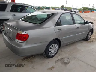 2005 Toyota Camry STD with VIN 4T1BE32K75U953925, listed as a IAAI auction lot 42411400 with 289,566 mi miles and . Bid and sale history available at DreamBid. Image 4.