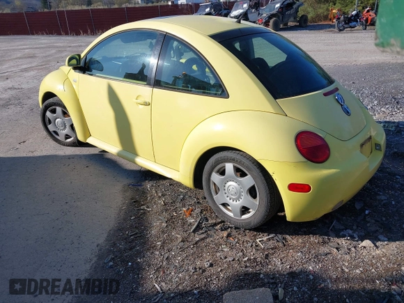 2000 Volkswagen Beetle GLS с VIN 3VWCD21C2YM498598, выставлен на аукционе IAAI как лот 41961960 с пробегом 193 228 миль миль и . История ставок и продаж доступна на DreamBid. Изображение 3.