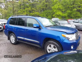 2015 Toyota Land Cruiser z VIN JTMHY7AJXF4032502, wystawiony jako IAAI lot #41821254 z przebiegiem 116 722 mil mil oraz . Historia ofert i sprzedaży dostępna na DreamBid. Obrazek 1.