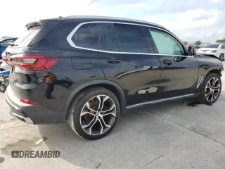 2021 BMW X5 sDrive40i z VIN 5UXCR4C00M9E01511, wystawiony jako Copart lot #54236305 z przebiegiem Nie podano mil oraz Szkoda całkowita • Salvage title. Historia ofert i sprzedaży dostępna na DreamBid. Obrazek 3.