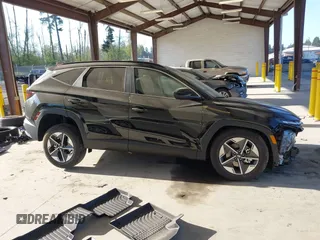 2025 Hyundai Tucson SEL with VIN 3KMJBCDE2SE004676, listed as a IAAI auction lot 42086914 with 1,717 mi miles. Bid and sale history available at carsss.com. Image 14.