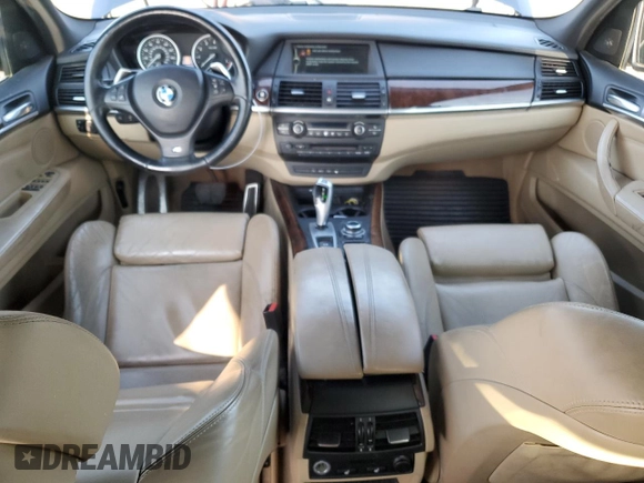 2013 BMW X5 xDrive50i z VIN 5UXZV8C56D0C16019, wystawiony jako Copart lot #59463285 z przebiegiem 133 905 mil mil oraz Czysty tytuł • Clean title. Historia ofert i sprzedaży dostępna na DreamBid. Obrazek 8.