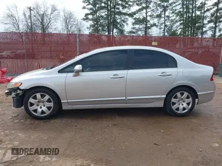 2006 Honda Civic LX z VIN 1HGFA16546L005713, wystawiony jako IAAI lot #41554770 z przebiegiem 110 545 mil mil oraz . Historia ofert i sprzedaży dostępna na DreamBid. Obrazek 15.