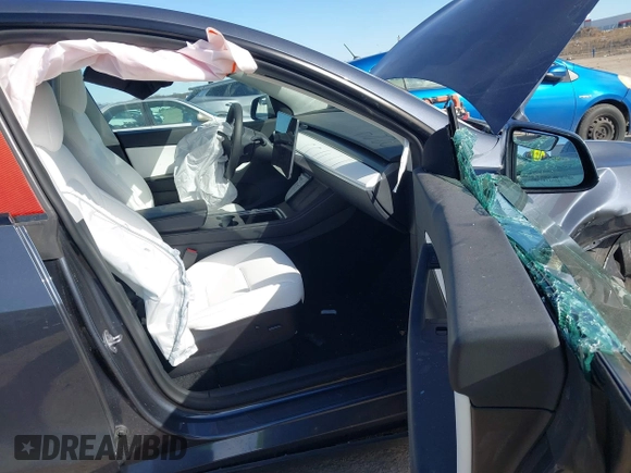 2022 Tesla Model Y Performance z VIN 7SAYGDEF8NF494753, wystawiony jako IAAI lot #41692464 z przebiegiem 14 616 mil mil oraz . Historia ofert i sprzedaży dostępna na DreamBid. Obrazek 5.
