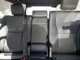 2024 Lexus GX 550 Premium z VIN JTJTBCDX5R5008785, wystawiony jako Copart lot #56320615 z przebiegiem 9 000 mil mil oraz Szkoda całkowita • Salvage title. Historia ofert i sprzedaży dostępna na DreamBid. Obrazek 10.