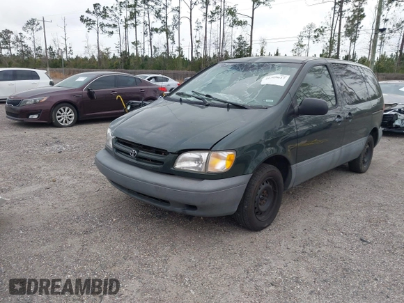 2000 Toyota Sienna CE with VIN 4T3ZF19C7YU240601, listed as a IAAI auction lot 41709617 with 999,999 mi miles. Bid and sale history available at carsss.com. Image 2.