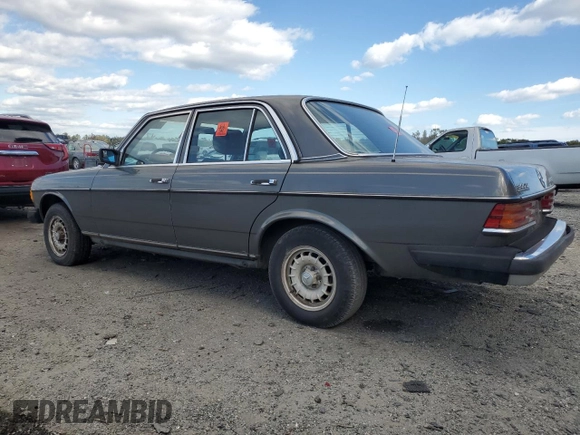 1984 Mercedes-Benz 300 D с VIN WDBAB33A3EA157882, выставлен на аукционе Copart как лот 76098034 с пробегом 185 136 миль миль и Чистый • Clean title. История ставок и продаж доступна на DreamBid. Изображение 2.