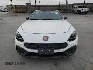 2019 FIAT 124 Spider Urbana Edition z VIN JC1NFAEK2K0142905, wystawiony jako Copart lot #87458644 z przebiegiem 33 680 mil mil oraz Szkoda całkowita • Salvage title. Historia ofert i sprzedaży dostępna na DreamBid. Obrazek 5.