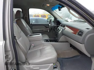 2007 GMC Yukon XL SLT with VIN 1GKFK16307J262167, listed as a IAAI auction lot 41106896 with 267,663 mi miles. Bid and sale history available at carsss.com. Image 5.