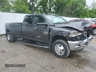 2018 Ram 3500 Big Horn z VIN 3C63RRHL0JG199965, wystawiony jako Copart lot #59881035 z przebiegiem 108 305 mil mil oraz Czysty tytuł • Clean title. Historia ofert i sprzedaży dostępna na DreamBid. Obrazek 4.