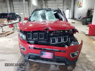 2020 Jeep Compass Limited z VIN 3C4NJDCB4LT131852, wystawiony jako Copart lot #56415665 z przebiegiem Nie podano mil oraz Szkoda całkowita • Salvage title. Historia ofert i sprzedaży dostępna na DreamBid. Obrazek 5.