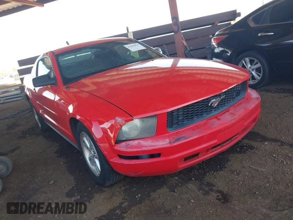 2007 Ford Mustang Deluxe z VIN 1ZVFT80NX75354713, wystawiony jako IAAI lot #41986604 z przebiegiem 156 691 mil mil oraz . Historia ofert i sprzedaży dostępna na DreamBid. Obrazek 6.
