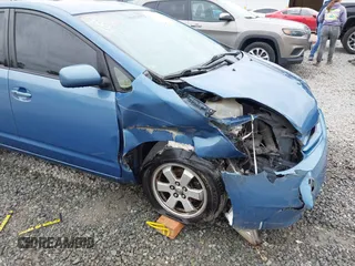 2005 Toyota Prius z VIN JTDKB20U150118440, wystawiony jako IAAI lot #42090135 z przebiegiem 263 095 mil mil oraz . Historia ofert i sprzedaży dostępna na DreamBid. Obrazek 6.