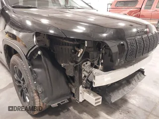 2023 Jeep Cherokee Altitude Lux with VIN 1C4PJMMB8PD109632, listed as a IAAI auction lot 41847907 with 47,219 mi miles. Bid and sale history available at carsss.com. Image 6.