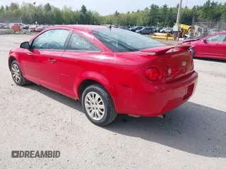 2010 Chevrolet Cobalt LS z VIN 1G1AB1F51A7180341, wystawiony jako IAAI lot #42251796 z przebiegiem 147 737 mil mil oraz . Historia ofert i sprzedaży dostępna na DreamBid. Obrazek 3.