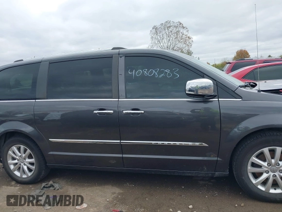 2016 Chrysler Town & Country Limited Platinum with VIN 2C4RC1GG8GR120023, listed as a IAAI auction lot 40808283 with 162,560 mi miles. Bid and sale history available at carsss.com. Image 13.
