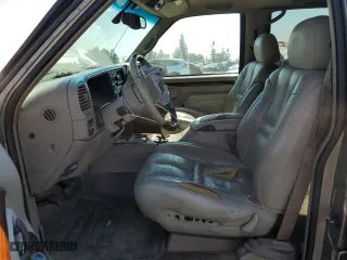 2000 Cadillac Escalade with VIN 1GYEK63R8YR228214, listed as a Copart auction lot 73567434 with 235,399 mi miles and Salvage Title. Bid and sale history available at carsss.com. Image 7.