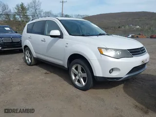 2008 Mitsubishi Outlander XLS with VIN JA4MT41X18Z006404, listed as a IAAI auction lot 42107656 with 131,571 mi miles. Bid and sale history available at carsss.com. Image 1.