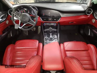 2019 Alfa Romeo Giulia Ti z VIN ZARFANBN7K7608174, wystawiony jako Copart lot #85051934 z przebiegiem 50 824 mil mil oraz Szkoda całkowita • Salvage title. Historia ofert i sprzedaży dostępna na DreamBid. Obrazek 8.