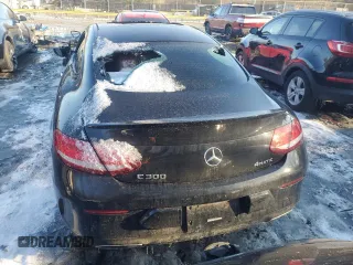 2018 Mercedes-Benz C 300 с VIN WDDWJ4KB6JF756983, выставлен на аукционе Copart как лот 88961705 с пробегом Не указан миль и Списание • Salvage title. История ставок и продаж доступна на DreamBid. Изображение 6.