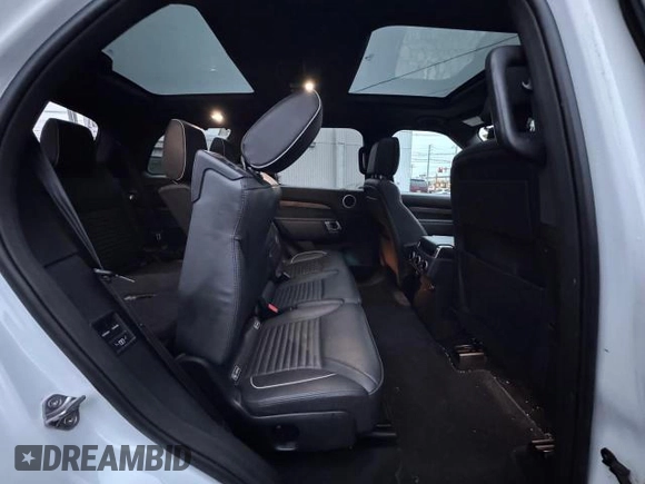 2018 Land Rover Discovery HSE Luxury with VIN SALRT2RV5JA050325, listed as a Copart auction lot 84754864 with 107,047 mi miles and Clean Title. Bid and sale history available at DreamBid. Image 6.
