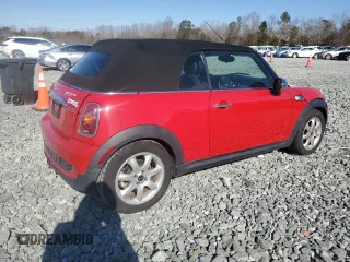 2010 MINI Convertible S z VIN WMWMS3C57ATZ85589, wystawiony jako Copart lot #41797795 z przebiegiem 128 059 mil mil oraz Czysty tytuł • Clean title. Historia ofert i sprzedaży dostępna na DreamBid. Obrazek 3.
