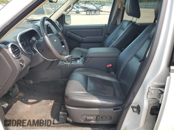 2010 Ford Explorer XLT z VIN 1FMEU7DE8AUA91159, wystawiony jako Copart lot #58913105 z przebiegiem 86 653 mil mil oraz Szkoda całkowita • Salvage title. Historia ofert i sprzedaży dostępna na DreamBid. Obrazek 7.