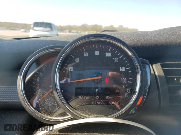 2018 MINI Hardtop Cooper with VIN WMWXP5C54J2G61440, listed as a Copart auction lot 54692875 with 63,703 mi miles and Clean title. Bid and sale history available at DreamBid. Image 9.