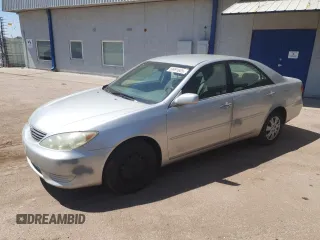 2006 Toyota Camry STD z VIN 4T1BE32K66U660454, wystawiony jako Copart lot #59991605 z przebiegiem 321 820 mil mil oraz Czysty tytuł • Clean title. Historia ofert i sprzedaży dostępna na DreamBid. Obrazek 1.