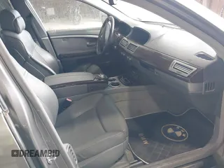 2007 BMW 7 Series 750i with VIN WBAHL835X7DT08227, listed as a IAAI auction lot 42620623 with 177,516 mi miles and . Bid and sale history available at DreamBid. Image 5.