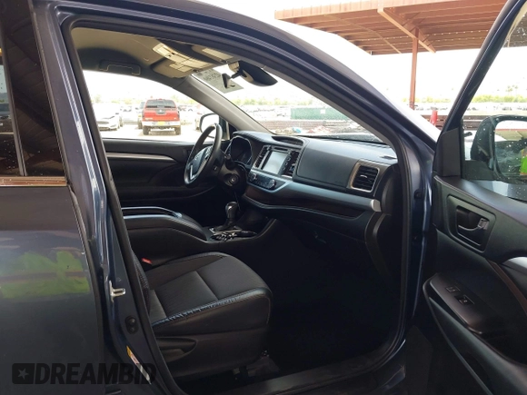 2018 Toyota Highlander LE with VIN 5TDZZRFH0JS285957, listed as a IAAI auction lot 42381460 with 85,183 mi miles and . Bid and sale history available at DreamBid. Image 5.