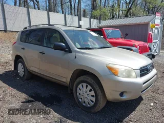 2006 Toyota RAV4 with VIN JTMZD33V866004405, listed as a IAAI auction lot 42090377 with 132,232 mi miles. Bid and sale history available at carsss.com. Image 1.
