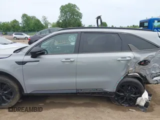 2023 Kia Sorento SX z VIN 5XYRKDLF0PG227203, wystawiony jako IAAI lot #42269412 z przebiegiem 22 641 mil mil oraz . Historia ofert i sprzedaży dostępna na DreamBid. Obrazek 15.