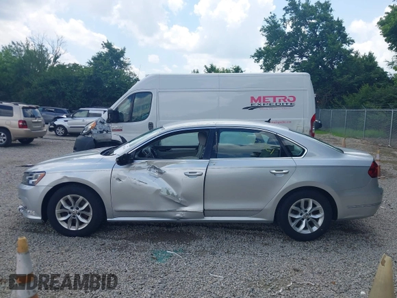 2016 Volkswagen Passat S with VIN 1VWAT7A33GC040009, listed as a IAAI auction lot 42582361 with 91,961 mi miles and . Bid and sale history available at DreamBid. Image 14.