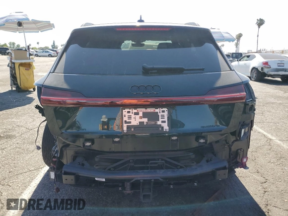 2023 Audi e-tron Chronos z VIN WA1VABGE3PB013236, wystawiony jako Copart lot #57913445 z przebiegiem 9 501 mil mil oraz Szkoda całkowita • Salvage title. Historia ofert i sprzedaży dostępna na DreamBid. Obrazek 6.