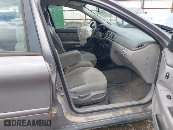 2006 Ford Taurus SE with VIN 1FAFP53U06A253233, listed as a IAAI auction lot 41695528 with 1 mi miles. Bid and sale history available at carsss.com. Image 5.