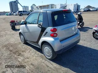 2015 Smart fortwo Passion with VIN WMEEJ3BA6FK793068, listed as a IAAI auction lot 42007847 with 42,313 mi miles. Bid and sale history available at carsss.com. Image 3.