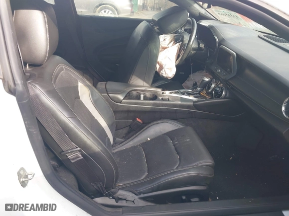 2016 Chevrolet Camaro 2LT with VIN 1G1FD1RS1G0190984, listed as a IAAI auction lot 41315669 with 88,561 mi miles. Bid and sale history available at carsss.com. Image 5.