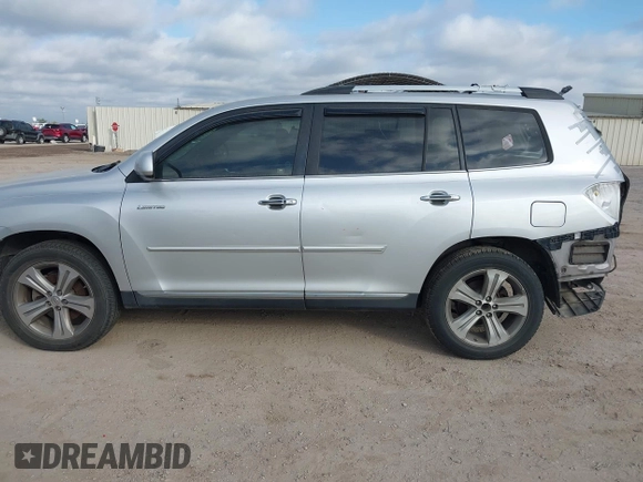 2013 Toyota Highlander Limited z VIN 5TDYK3EH1DS103301, wystawiony jako IAAI lot #42005471 z przebiegiem 239 950 mil mil oraz . Historia ofert i sprzedaży dostępna na DreamBid. Obrazek 15.