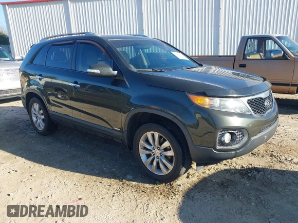 2011 Kia Sorento EX with VIN 5XYKUDA25BG093924, listed as a IAAI auction lot 41648802 with 221,355 mi miles. Bid and sale history available at carsss.com. Image 1.
