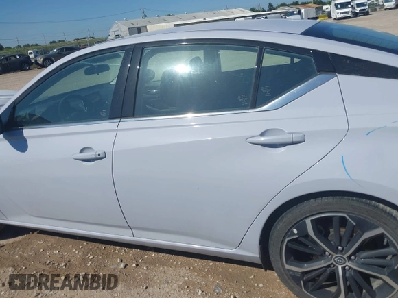 2024 Nissan Altima SR z VIN 1N4BL4CV5RN369697, wystawiony jako IAAI lot #42335803 z przebiegiem 29 820 mil mil oraz . Historia ofert i sprzedaży dostępna na DreamBid. Obrazek 14.