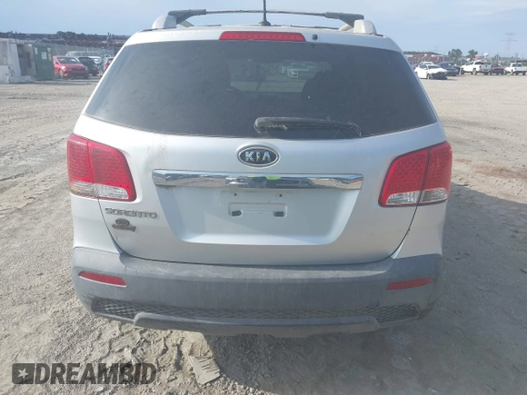 2011 Kia Sorento LX with VIN 5XYKTDA29BG066339, listed as a IAAI auction lot 42095946 with 231,849 mi miles. Bid and sale history available at carsss.com. Image 6.